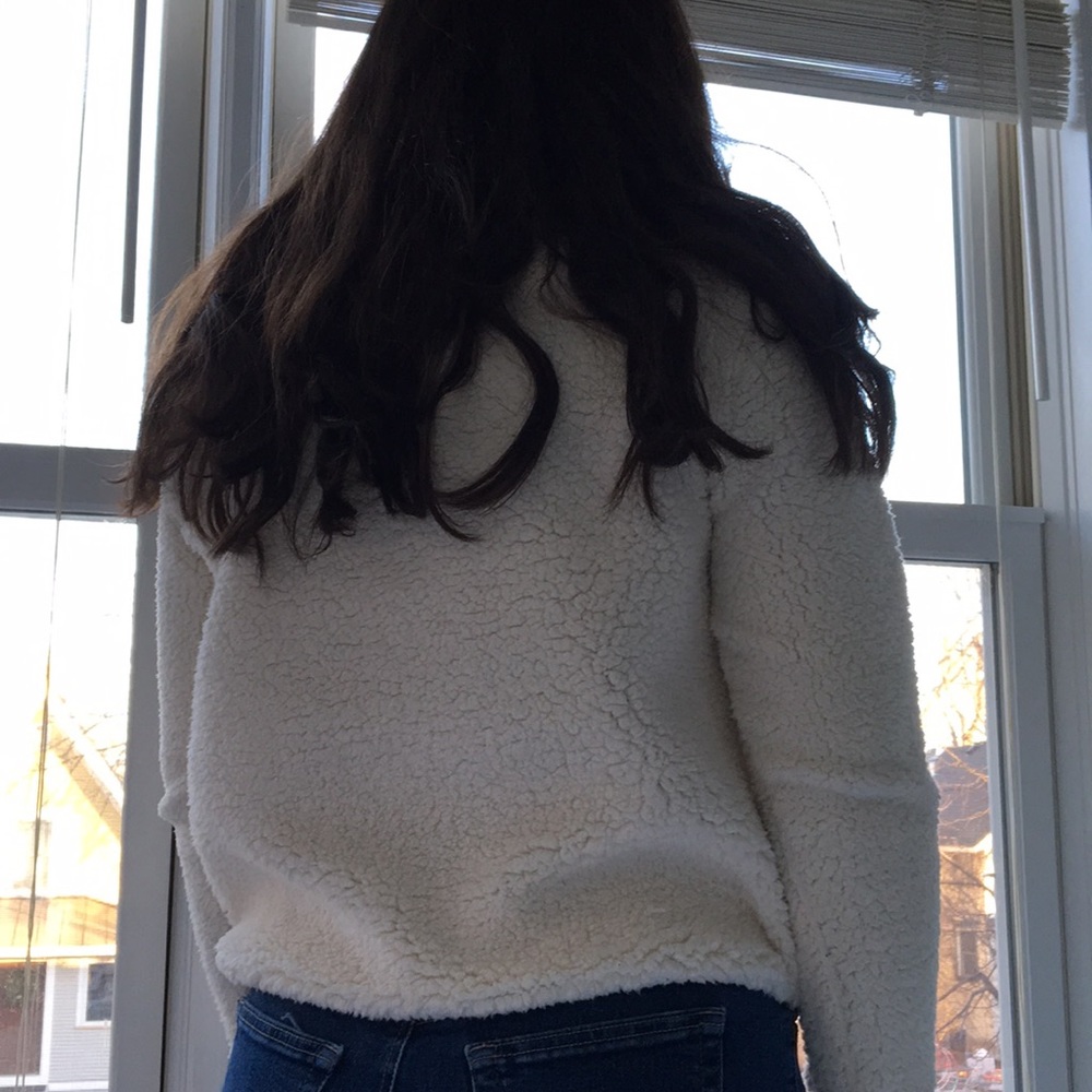 sweater - Picture 4 of 4
